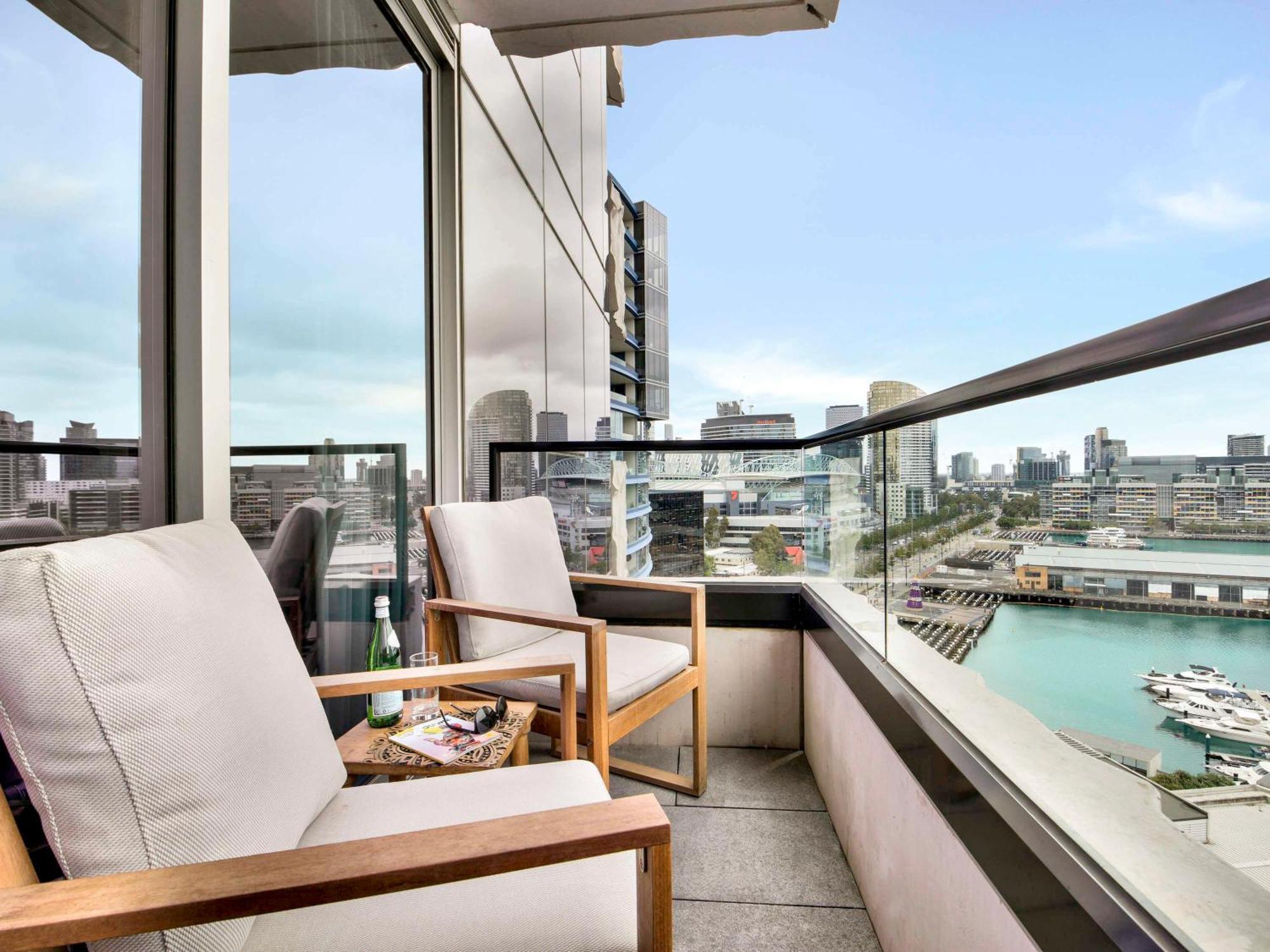 The Sebel Residences Melbourne Docklands Serviced Apartments Экстерьер фото